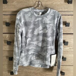 Lululemon Close to Crossing Long Sleeve Running Top Size 10 NWT Gray Camo RULU